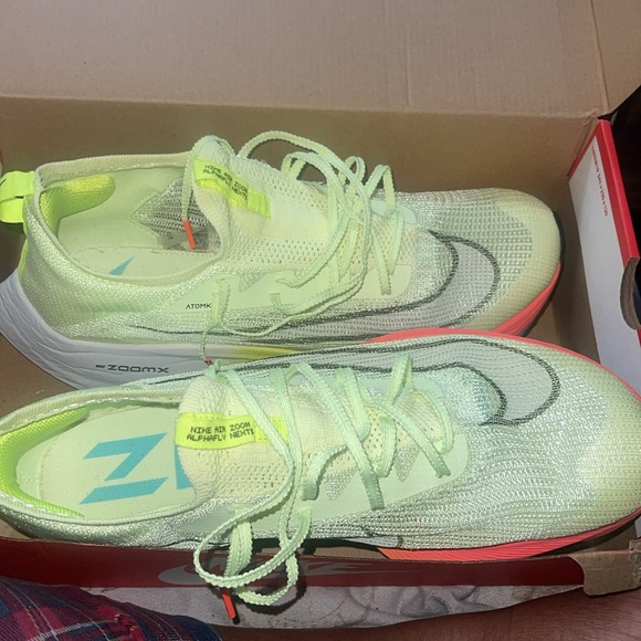 Hello I have some Nikes worn once for sale still brand new. - Picture 2 of 5